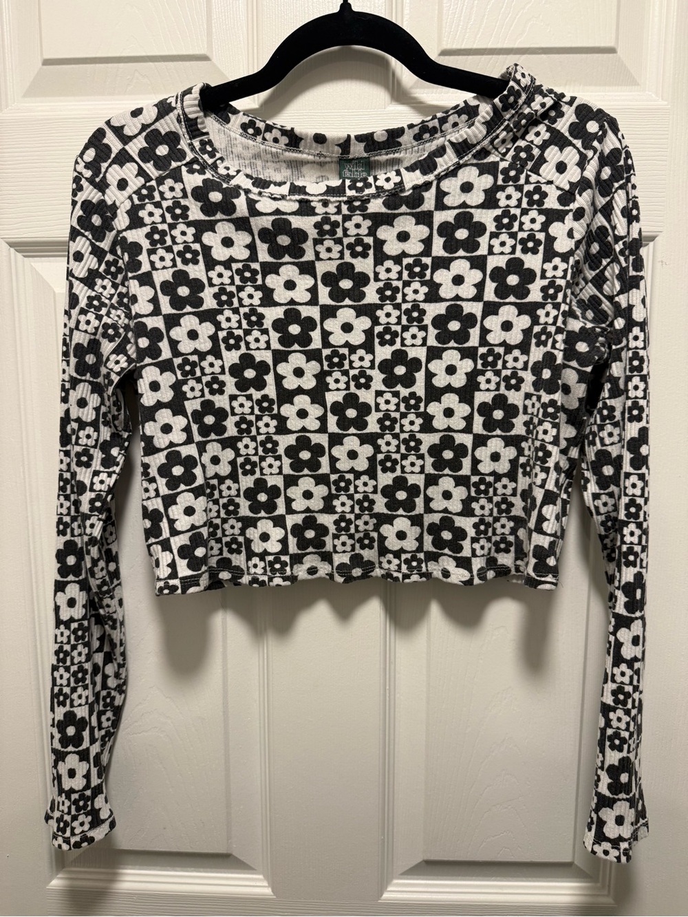 Wild Fable XL Black & White Floral Checkered Long-Sleeve Crop Top